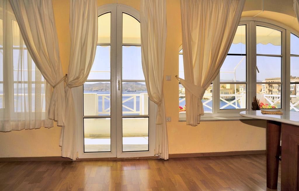 Sea Colours Rooms & Apartments 埃尔莫波利斯 客房 照片