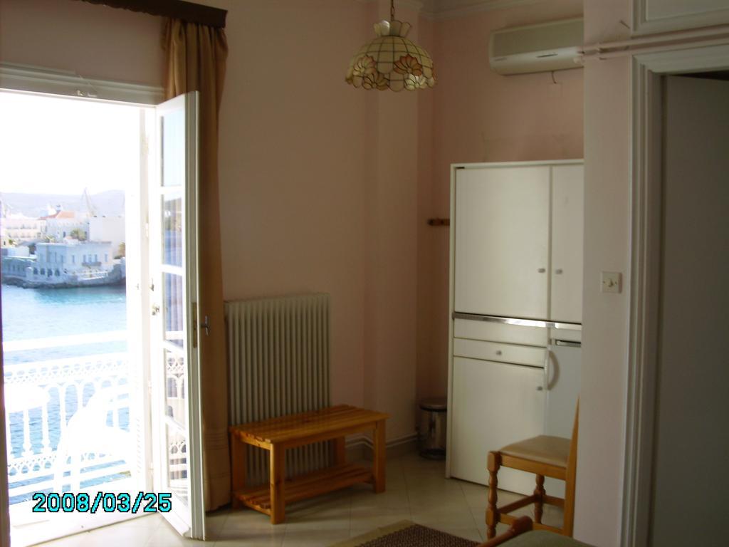 Sea Colours Rooms & Apartments 埃尔莫波利斯 客房 照片